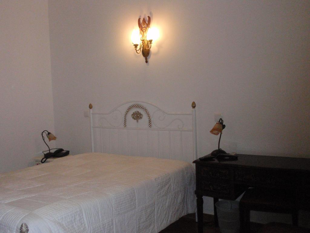 "O Viajante" Low Cost Hotel Estremoz Rum bild