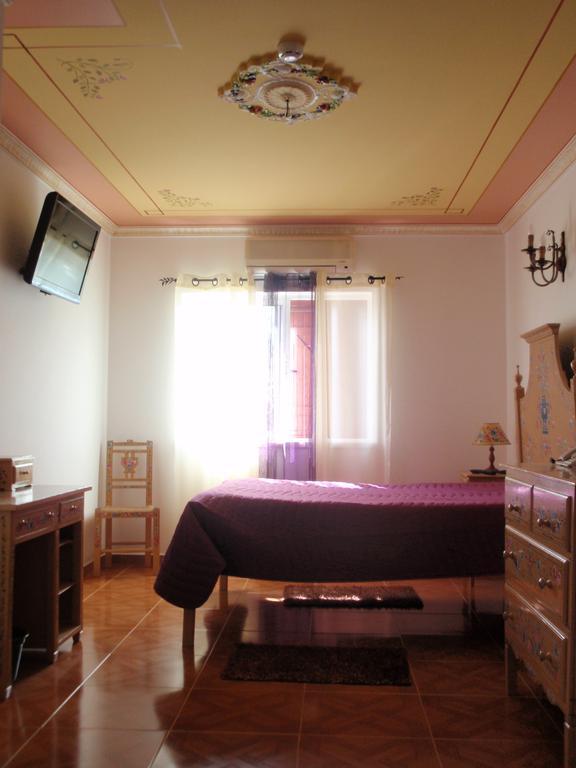 "O Viajante" Low Cost Hotel Estremoz Exteriör bild