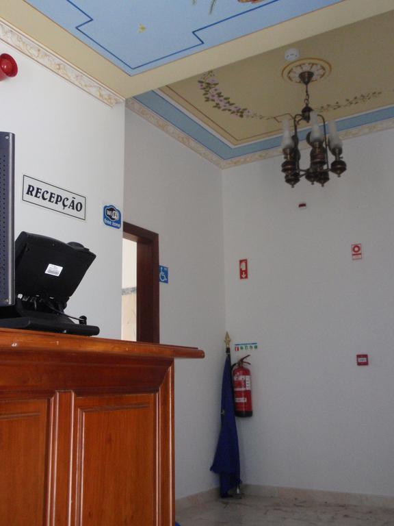 "O Viajante" Low Cost Hotel Estremoz Exteriör bild